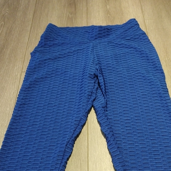 SHEIN Blue Textured Leggings - Picture 3 of 10